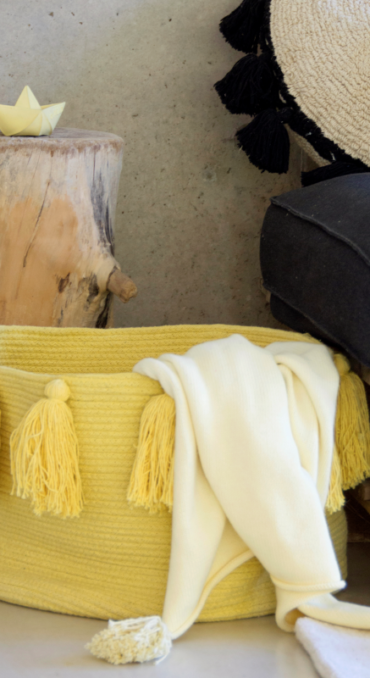 Franjas (Tassels) Amarelo 30 x 45 x 45 cm