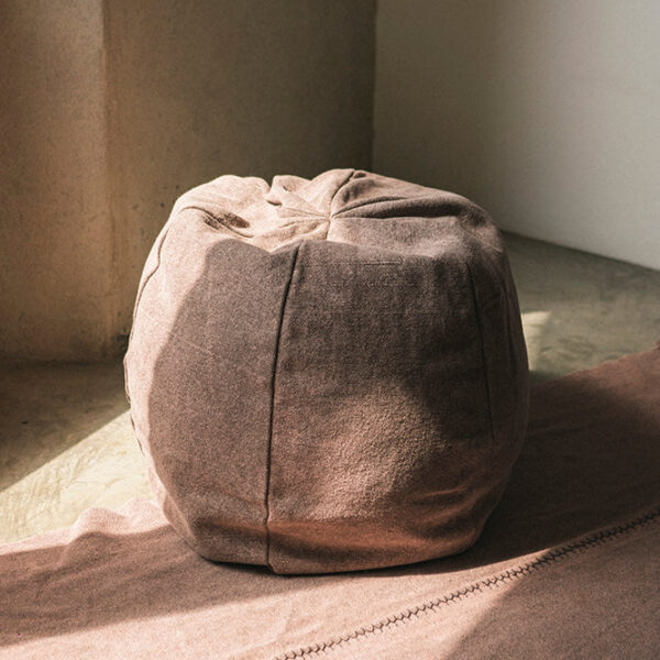 Puff Lorena Canals Stonewashed Soil Brown -Marron 50 x 60 cm