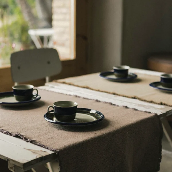 Caminho de mesa Lorena Canals Stonewashed – Soil brown – Marrom 50 x 160 cm