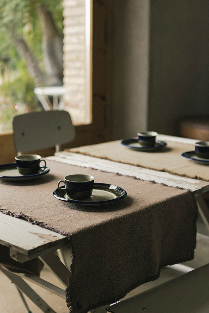 Caminho de mesa Lorena Canals Stonewashed – Soil brown - Marrom 50 x 160 cm